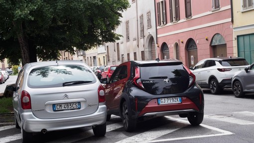 Katere znamke in modele vozijo najhujši kršitelji? Preverite, ali sta tudi vi in vaš avto med njimi (rezultati vas bodo presenetili)