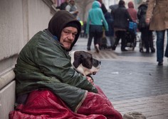 Ljudje, ki beračijo s psi: reveži ali izkoriščevalci?