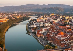 Tujci se mu ne morejo upreti: slovensko mesto, označeno za najlepšo jesensko destinacijo v Evropi