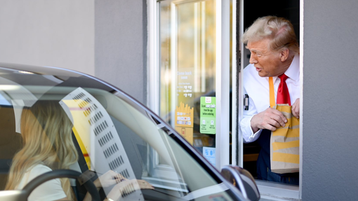 Donald Trump postal Donald McDonald: vse za glasove, tudi če se je treba osmešiti (VIDEO)