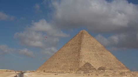 živali pes Giza piramide padalec