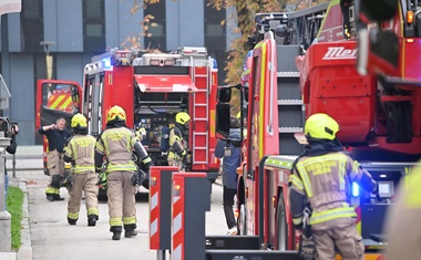 Jutro v Ljubljani so popestrili bučni zvoki siren: gasilci na terenu, kulturni zakladi na varnem (FOTO)