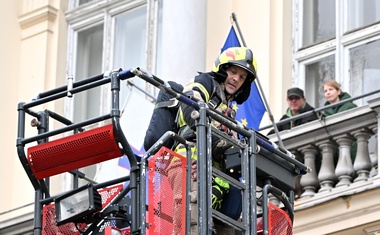 Jutro v Ljubljani so popestrili bučni zvoki siren: gasilci na terenu, kulturni zakladi na varnem (FOTO)