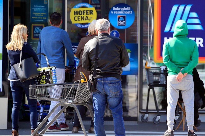 Zato je priljubljena trgovina Hofer dobila veliko črno piko: kupci tega zlahka ne bodo pozabili (foto: Borut Živulović/Bobo)