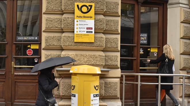 Ljubljanski poštarji rekli ne: zavrnili so dodatno delo zaradi preobremenjenosti (foto: BOBO/Ziga Zivulovic jr.)