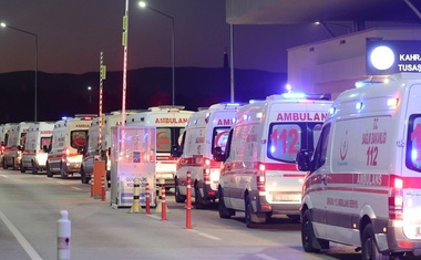 Tragedija v Turčiji: zračni napadi po smrtnem napadu, ki je zahteval več življenj (FOTO)