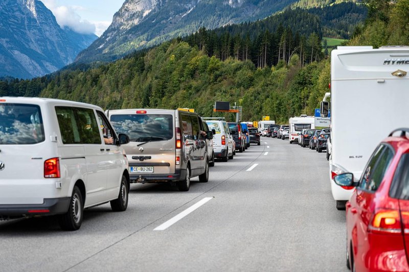 Hud udarec za voznike: cene vinjet prihodnje leto v nebo (foto: Profimedia)