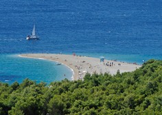 Čas za ukrepanje: domačini zaskrbljeni nad uničevanjem vsem zelo znane hrvaške plaže