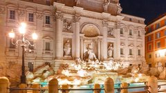 Fontana di Trevi ponoči