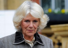 Kraljeva družina znova v skrbeh: britanska kraljica Camilla je zbolela