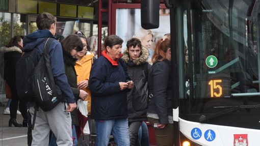 V slovenskem mestu brezplačne vožnje z avtobusi v času martinovanja