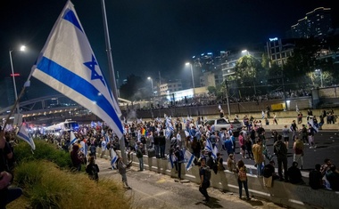 Ljudje imajo dovolj: "Bibi je izdajalec" odmeva po ulicah Izraela (FOTO)