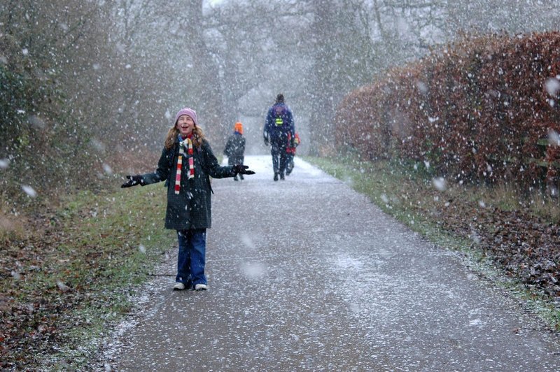 Snežilo bo! Pripravite se, meteorologi pravijo, da bo pobelilo tudi doline (foto: Profimedia)