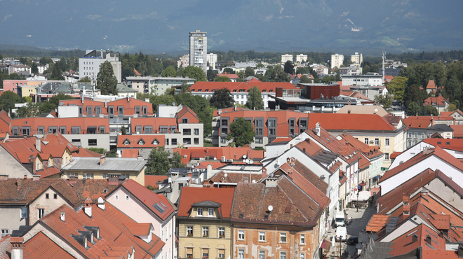 Dobra novica za prebivalce gorenjske prestolnice: kmalu bodo dobili precej bolj moderen, višji in širši ... (foto: Bobo)