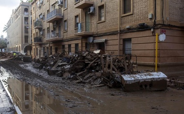 Uničujoče poplave: število smrtnih žrtev naraslo na 219, pogrešanih še 78 ljudi