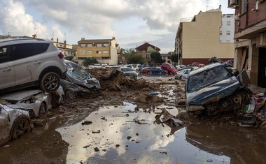 Uničujoče poplave: število smrtnih žrtev naraslo na 219, pogrešanih še 78 ljudi