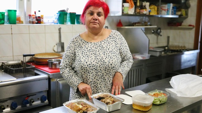 Dobrodelna kuharica ponuja tople obroke za Mariborčane, ki živijo v revščini: takšnih ni malo – tistih, ki bi ponudili roko, pa je le peščica (foto: Aleksandra Saša Prelesnik)