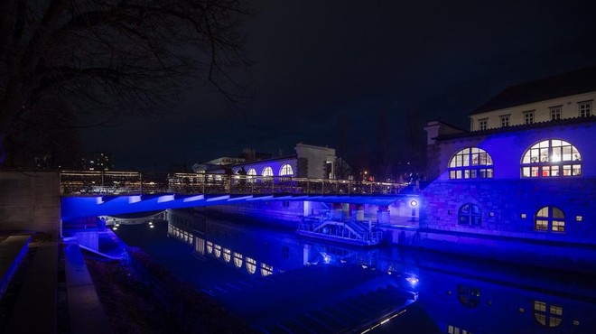 Mesarski most bo zaživel v modri barvi, za tem pa se skriva prav poseben pomen (foto: Mestna občina Ljubljana)