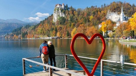 Bled Blejsko jezero turisti Blejski grad