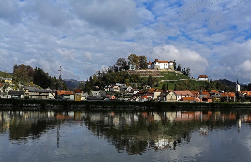 Sevnica grad Sava