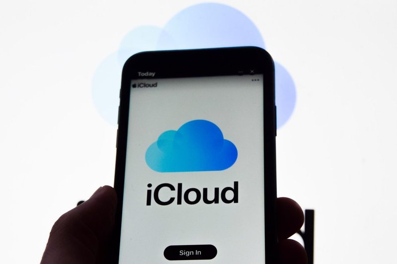 Apple bo za zastarele naprave brisal iCloud shrambo – preverite, ali je vaš iPhone ustrezno posodobljen (foto: Profimedia)