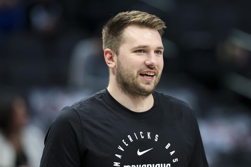 Luka Dončić bo iz Združenih držav Amerike navijal za svojo ekipo. (foto: Profimedia)