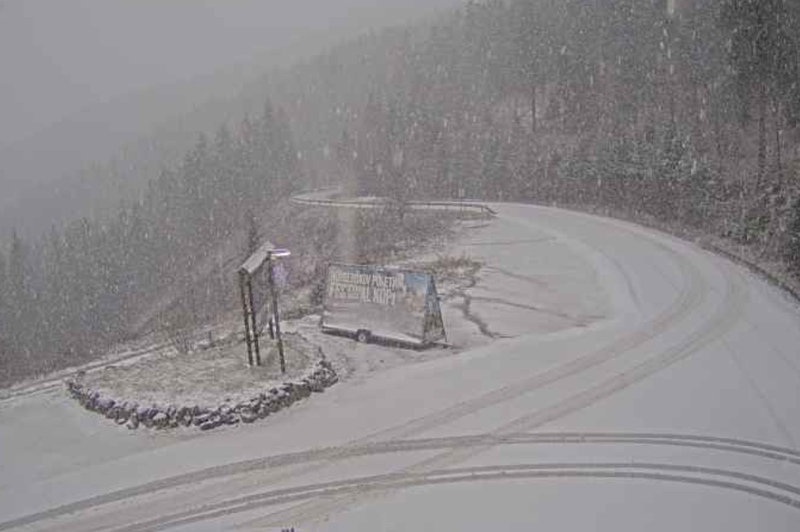 Slovenijo bosta prešli kar dve hladni fronti: poglejte, kje so že zapadle snežinke (FOTO) (foto: Koroška čveka Facebook)