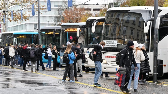 V Ljubljani bodo kmalu začeli graditi novo (veliko) avtobusno postajo: poglejte, kako bo videti – in kdaj bo končana (FOTO) (foto: Žiga Živulovič jr./Bobo)