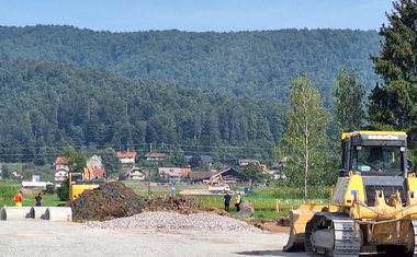 Veseli december bo na asfaltu kaotični december: obeta se popolna zapora avtoceste