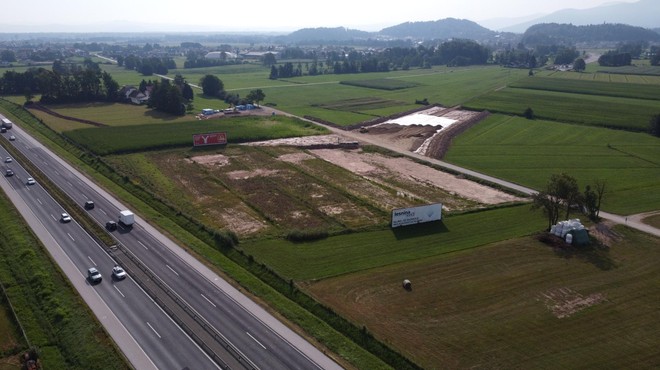 Veseli december bo na asfaltu kaotični december: obeta se popolna zapora avtoceste (foto: Dars)