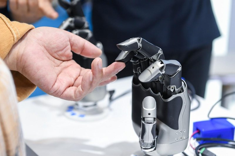 Južna Koreja prva država, ki je 10 % delovne sile nadomestila z robot – presenetila tudi Slovenija (foto: Profimedia)