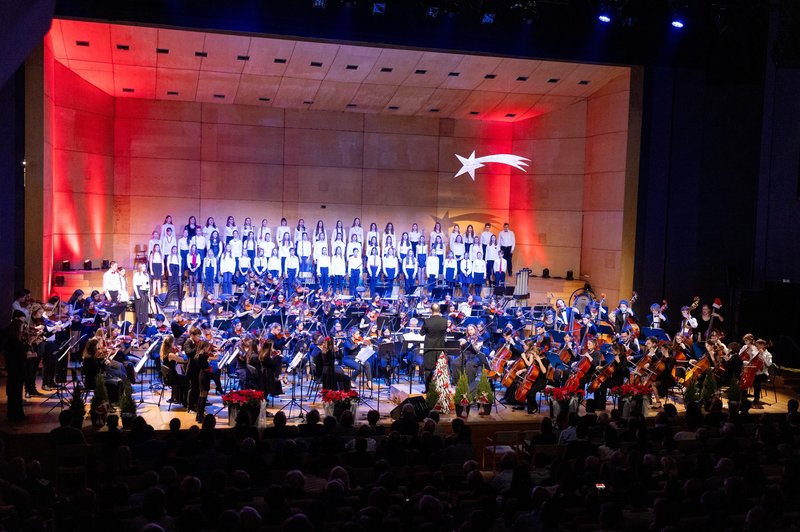 Pravo glasbeno doživetje: božični koncert simfonikov Cantabile bo z več kot 150 glasbeniki (foto: Valter Leban/Bobo)