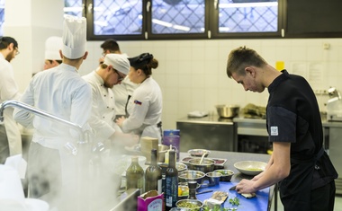 V Mariboru še vedno diši po poletju in dalmatinski hrani