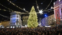 prižig lučk lučke okrasitev prazniki Ljubljana