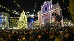 prižig lučk lučke okrasitev prazniki Ljubljana