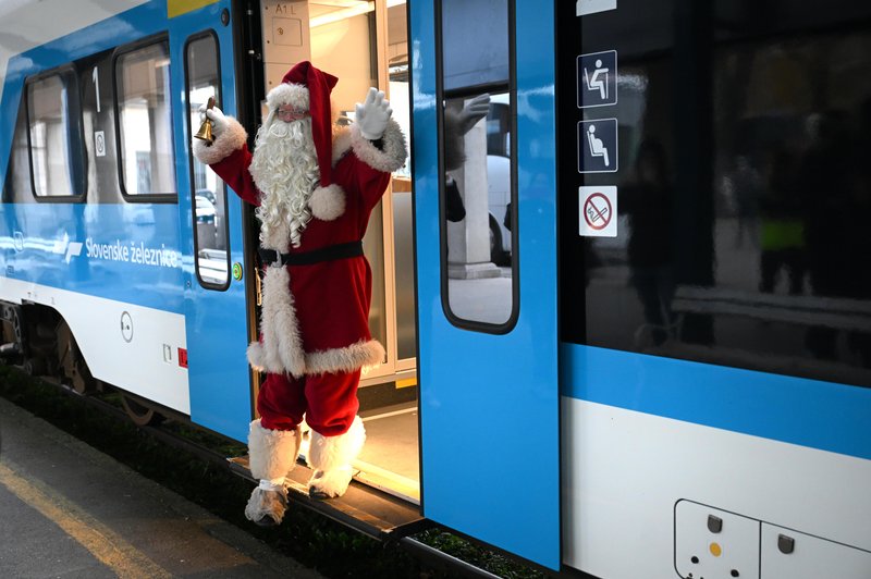 S pravljičnimi junaki na vlak v slovensko mesto, ki letos nosi naslov evropskega božičnega bisera (foto: BOBO)