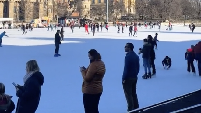 Nora zabava za otroke in odrasle: to je največje odprto drsališče v Evropi (foto: TikTok/travelwithusc)