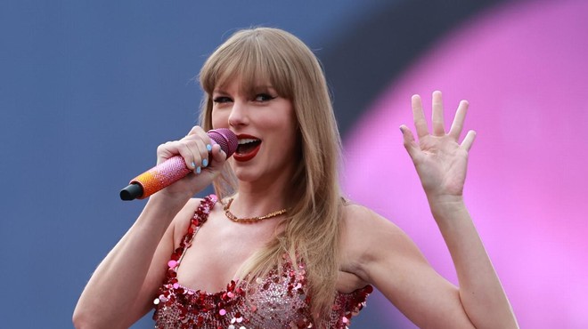 Priljubljena zvezdnica Taylor Swift podelila velikodušno nagrado (foto: Profimedia)