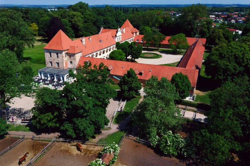 Raziskovalno izobraževalno središče Dvorec Rakičan je šlo v stečaj. (foto: Turistično informacijski center Murska Sobota)