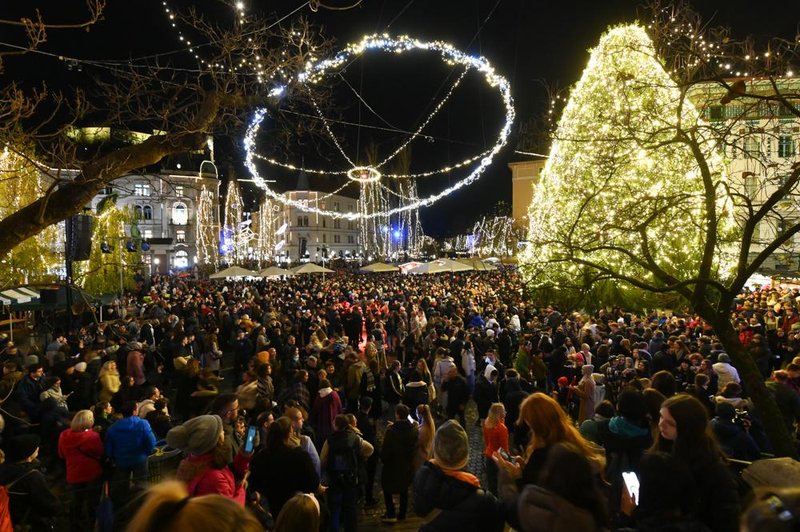 Ljubljana lučke osvetljava prazniki