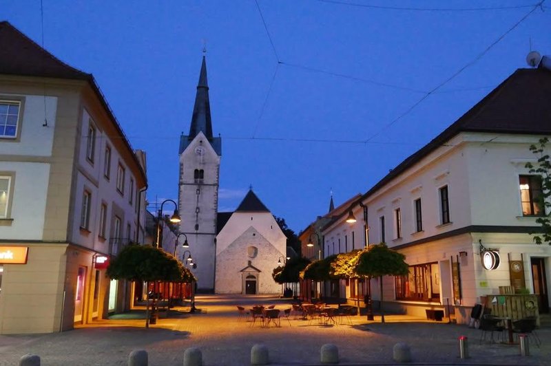 Slovenska občina prenovila šolo in pridobila sedem neprofitnih stanovanj (foto: Facebook)