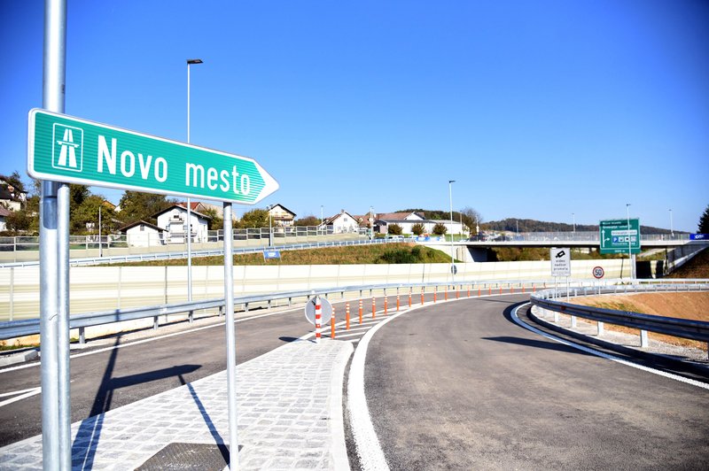 Tudi policisti so osupnili: na dolenjski avtocesti drvel kar 218 km/h in nato ugotovili še ... (foto: BOBO/BORUT ZIVULOVIC)