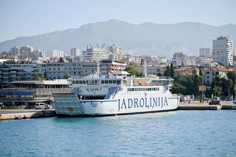 Jadrolinija znova v težavah: na poti proti Hvaru se je pokvaril trajekt (ne boste verjeli, zakaj!) (foto: Profimedia)