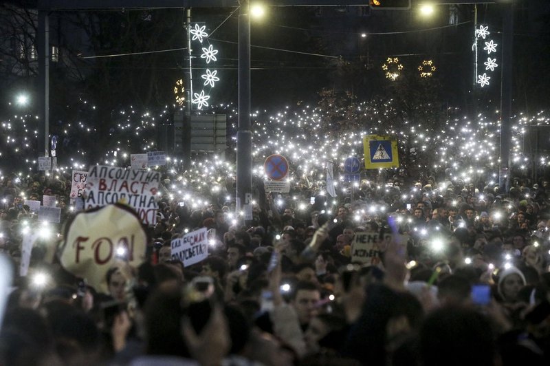 Protesti se nadaljujejo: javnost zahteva ukrepe proti spolnemu nadlegovanju v šolah (foto: Profimedia)