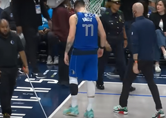 Luka Dončić poškodovan, strokovnjaka pa krivita njegovo fizično kondicijo: "Na parketu se premika kot 70-letnik!"