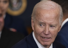 Joe Biden preprečil skoraj 15 milijard evrov vreden posel (ogrožal naj bi nacionalno varnost)