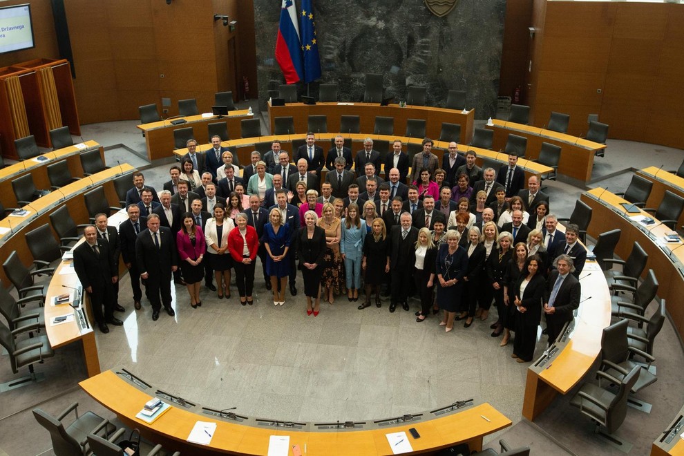 poslanci državni zbor parlament Slovenija politika