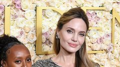 Angelina Jolie hči Zahara podelitev zlatih globusov