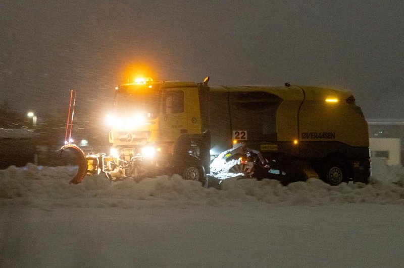 ZDA v primežu zimskega neurja: odpovedanih okoli 2200 poletov, zaprte tudi šole in ceste (foto: Profimedia)