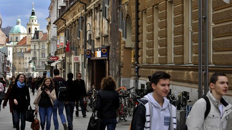 "Sem zgrešil kakšno tekmovanje v buljenju?" Turist presenečen nad nenavadnim početjem Ljubljančanov